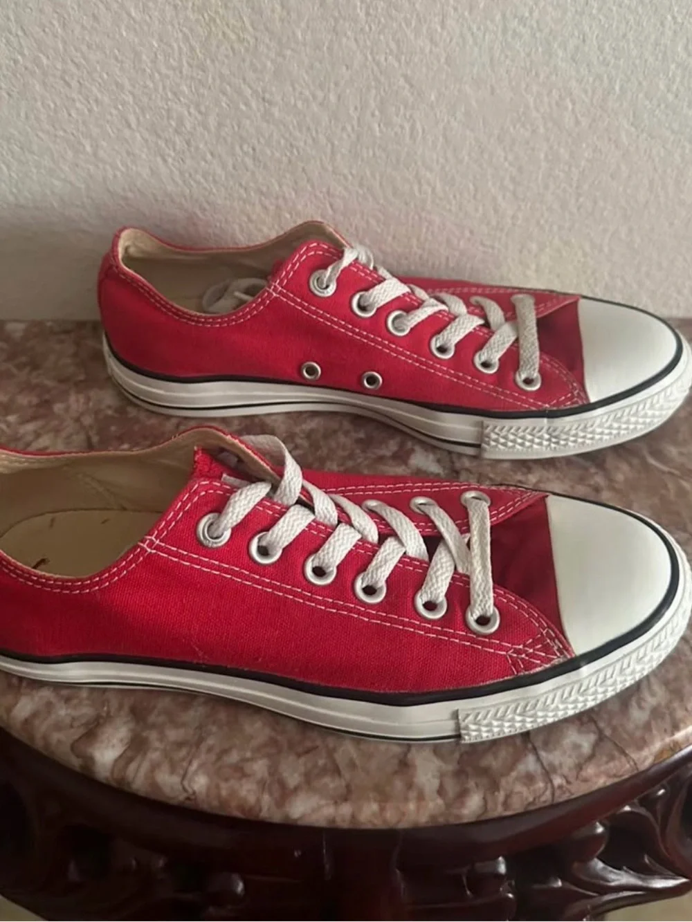 Converse low top